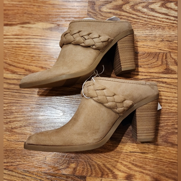NEW Universal Thread Faux Suede Booties Women's Size 6.5 - Picture 8 of 11